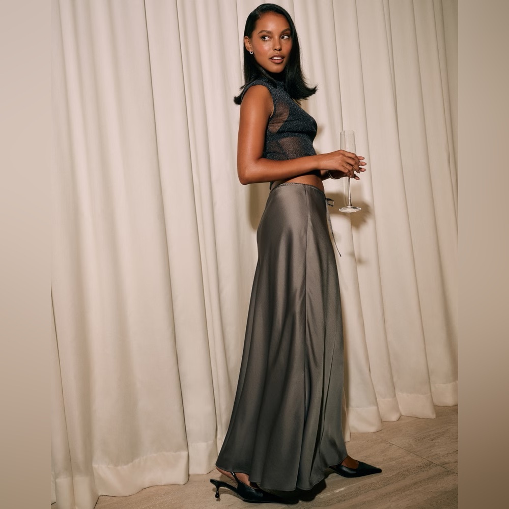 NWT Abercrombie Mid Rise Satin Maxi Skirt - Picture 2 of 5